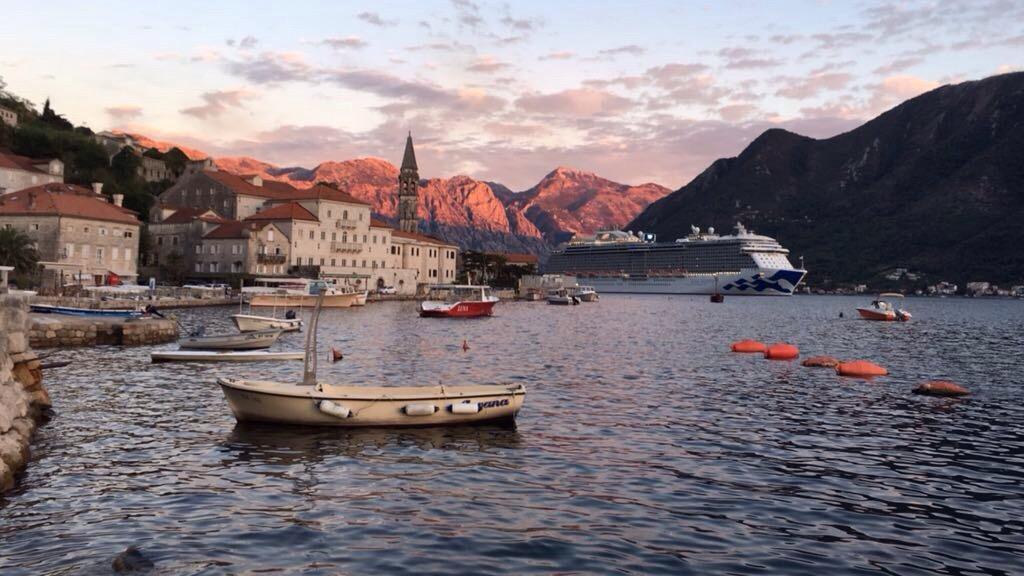Be Happy In Perast Apartment Екстериор снимка