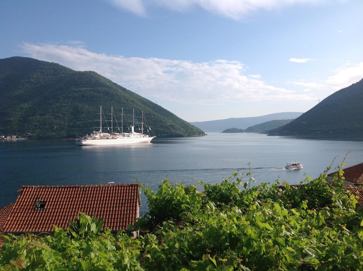 Be Happy In Perast Apartment Екстериор снимка